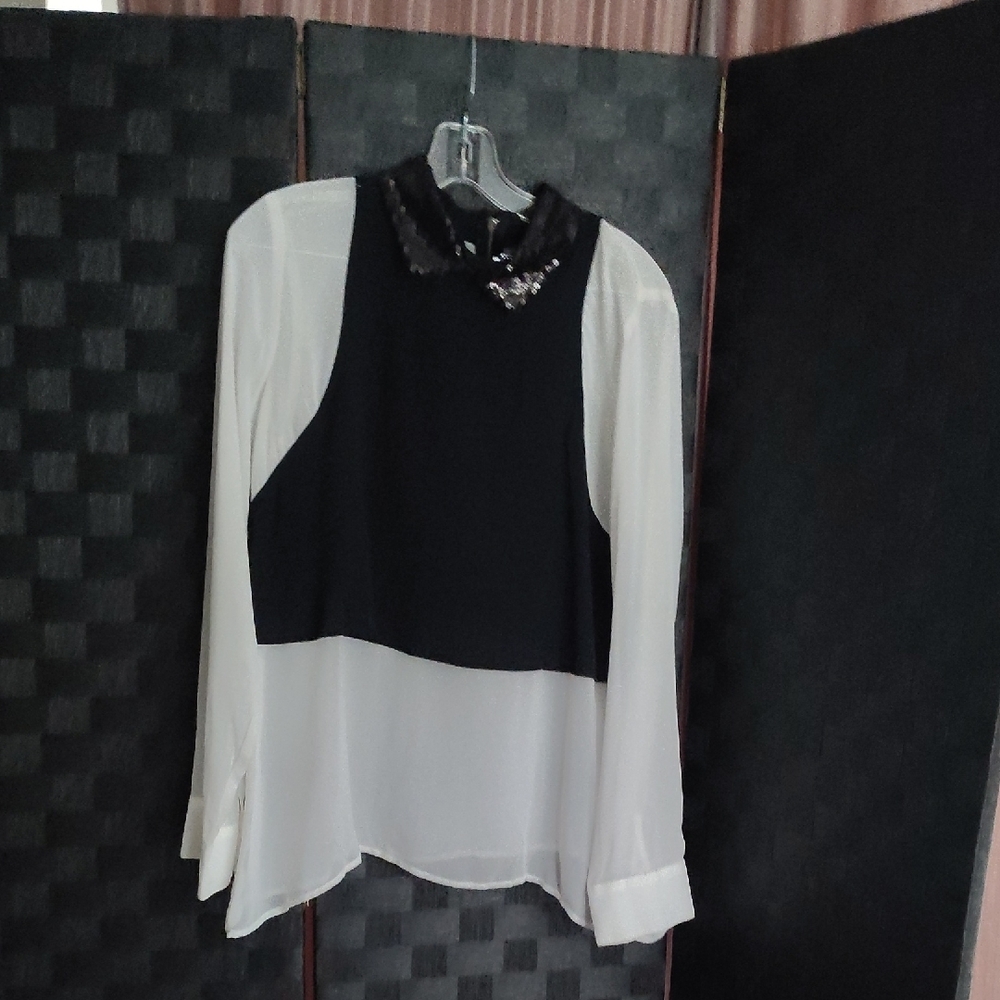 Elegant Black and White Women's Top